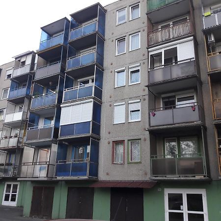 Studio 18 Apartman Kazincbarcika Luaran gambar